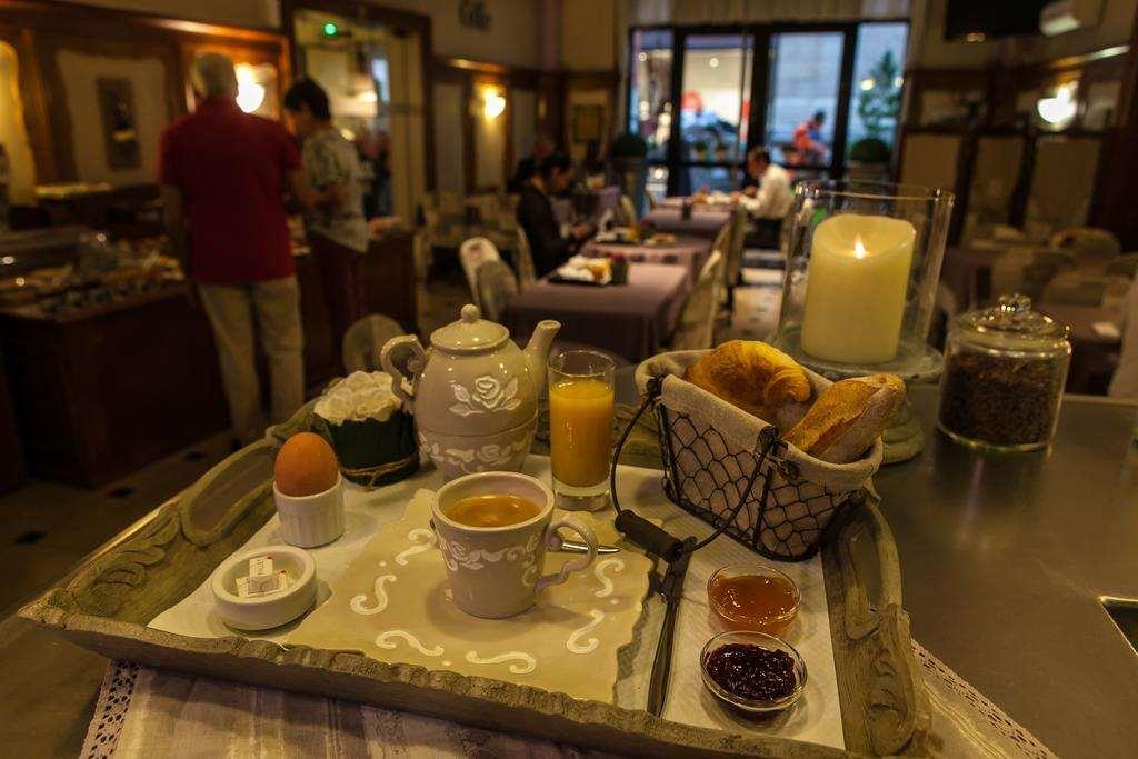 Brit Hotel Bristol Montbeliard Centre Restoran gambar